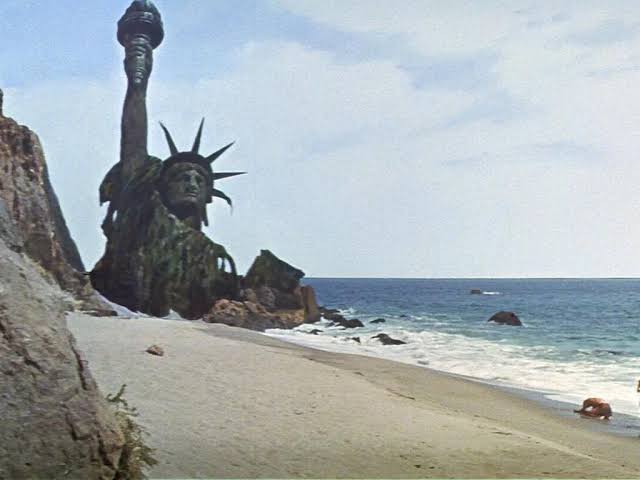 Planet of apes - statue liberty.jpeg